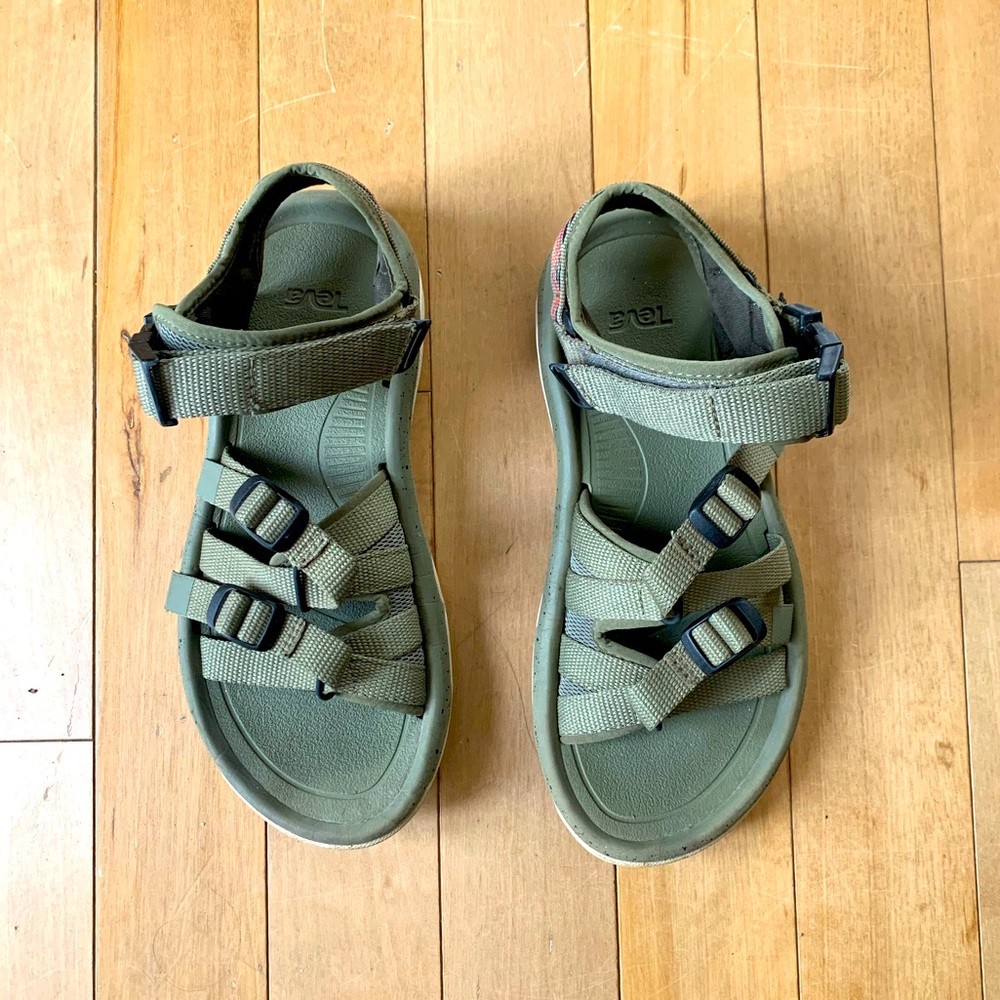 Teva Sandal Size 9 women in olive green, adjustable